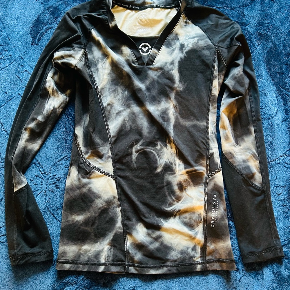 Virus Rashguard & Victory Tech Pants - Picture 2 of 8